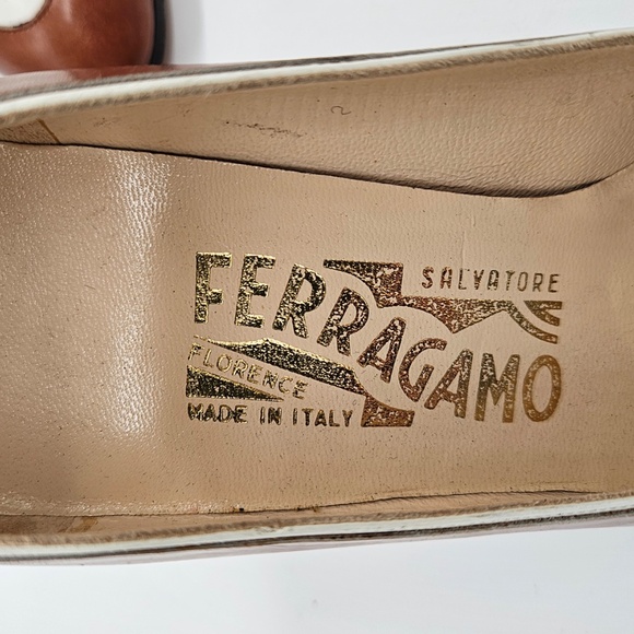 Vintage Salvatore Ferragamo Brown/Ivory Pumps Heels - Picture 4 of 6